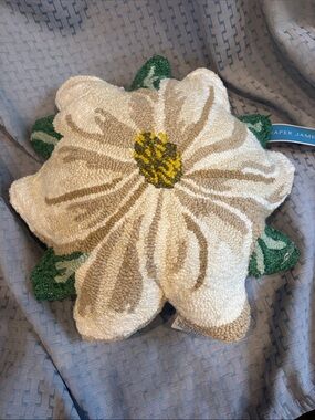 NWT Draper James Magnolia Pillow